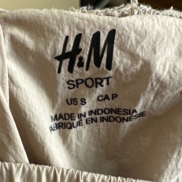 H&M Sport Beige High Waisted Windbreaker Pants Women Size S - Picture 4 of 4